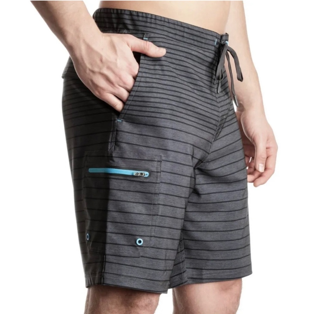 ZeroXposur Swim Trunks Stretch Grey Sz S 360 Waist Striped New with tags